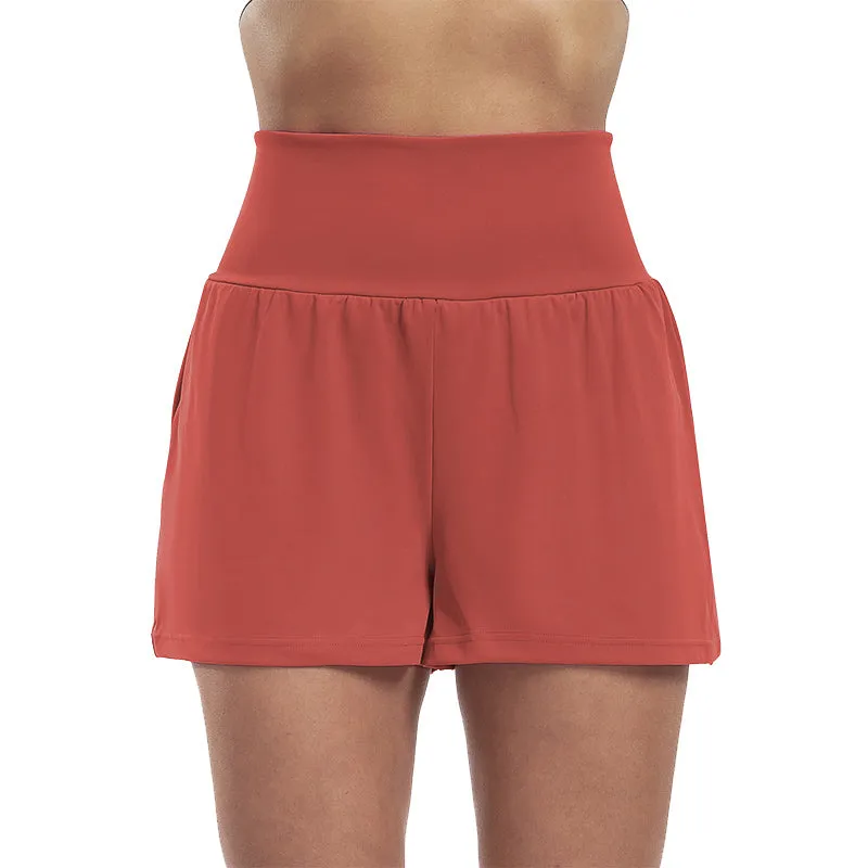 Højtaljede sportsshorts i falsk todelt design